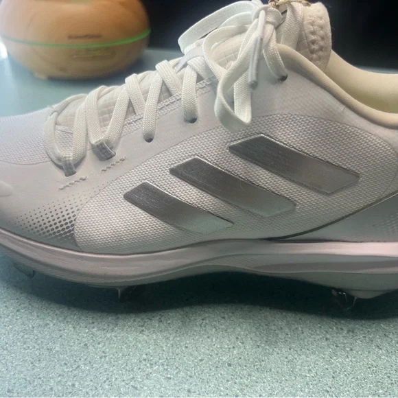 Adidas WOMENS Silver and White Softball Cleats - Picture 7 of 9
